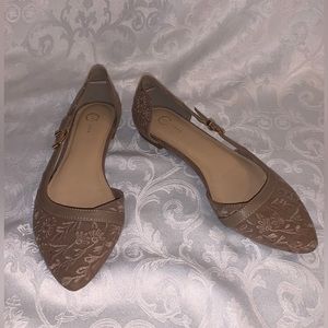 Chic Taupe Flats with Embroidered Detail